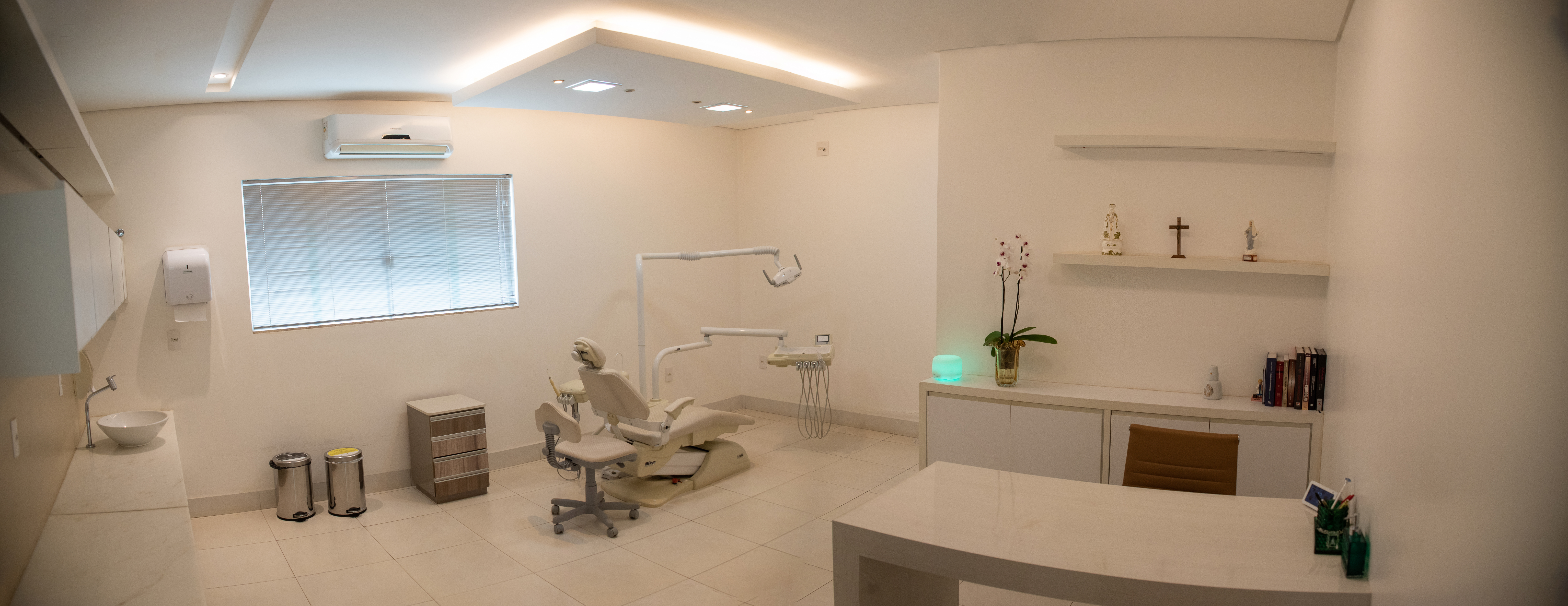 Consultório da Davina Odontologia em Uberlândia com equipamentos modernos para implantes